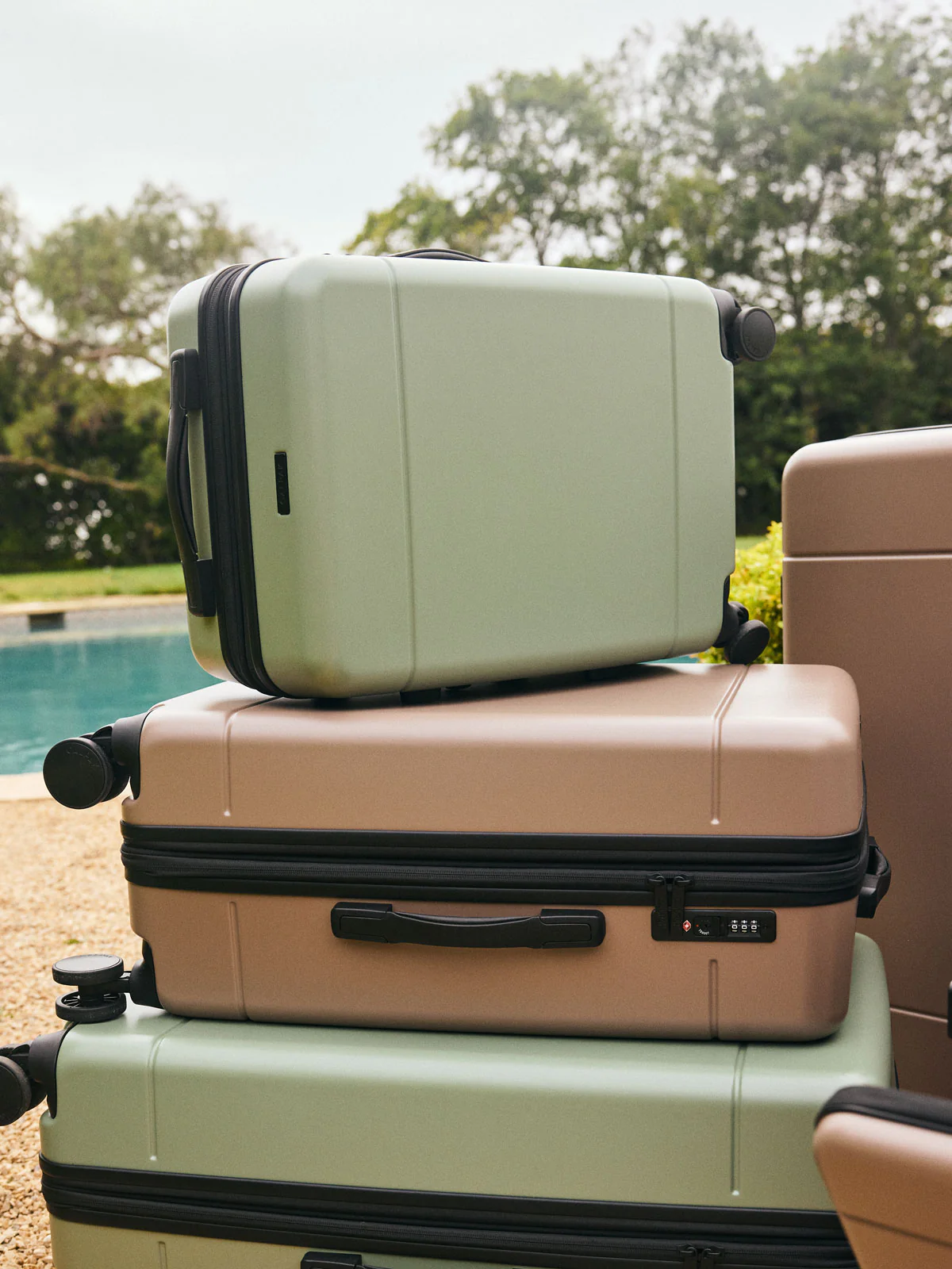 Hue Carry-On Luggage - Image 61