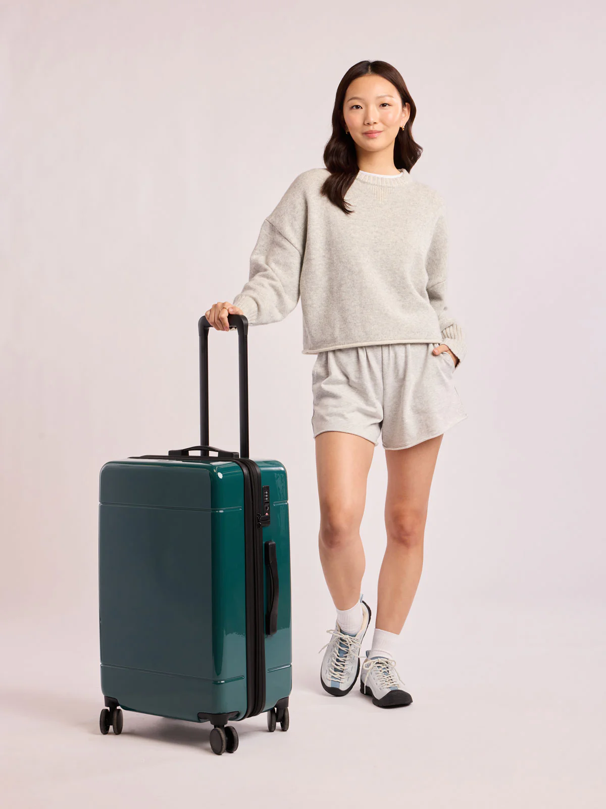 Hue Medium Luggage - Image 98