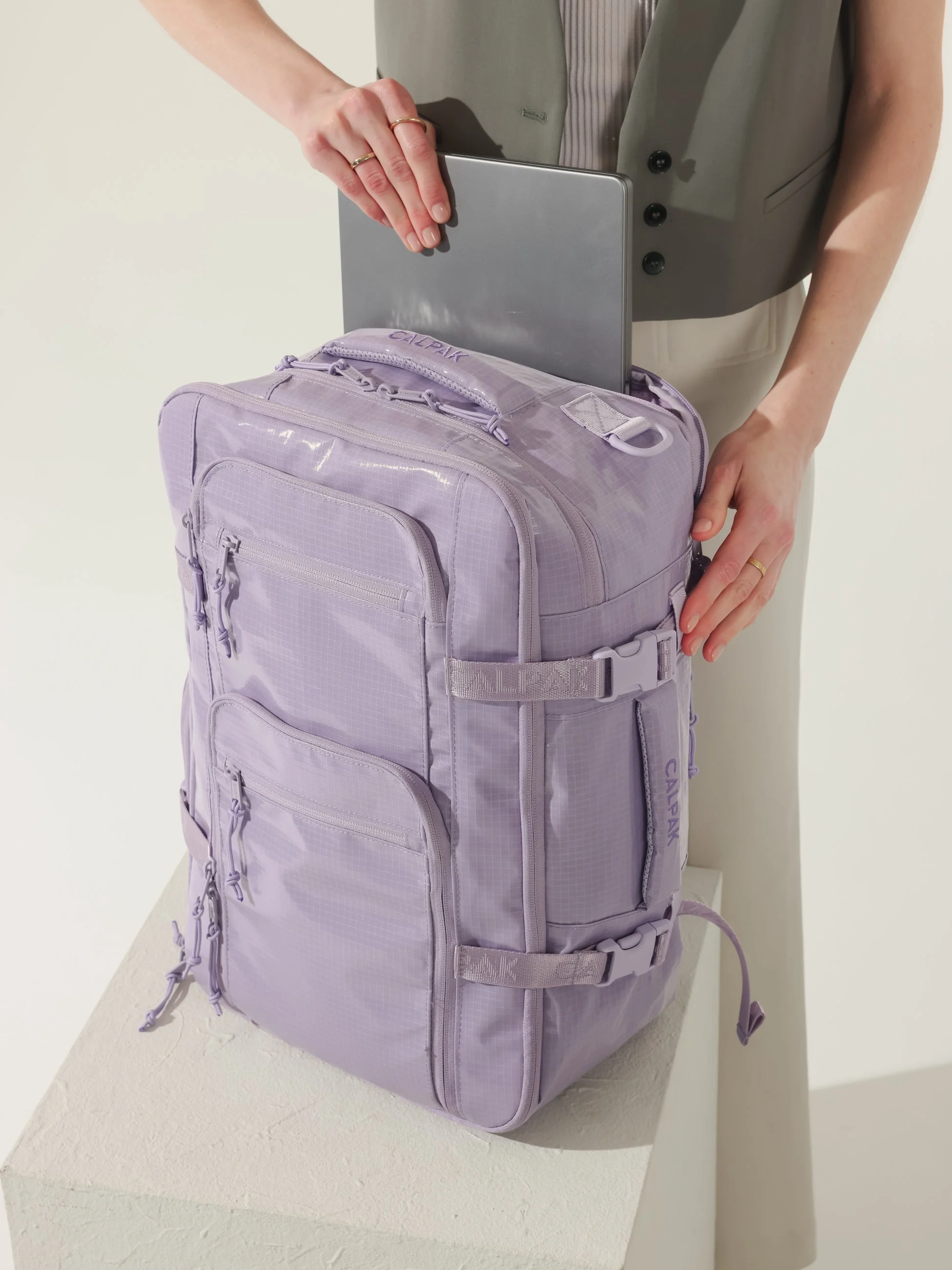 Terra 26L Laptop Duffel Backpack - Image 25