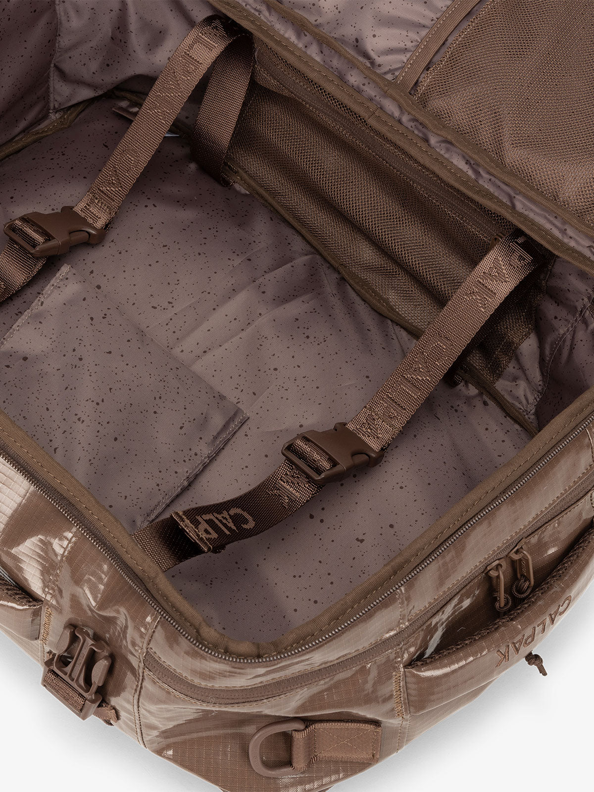 Terra 26L Laptop Duffel Backpack - Image 35