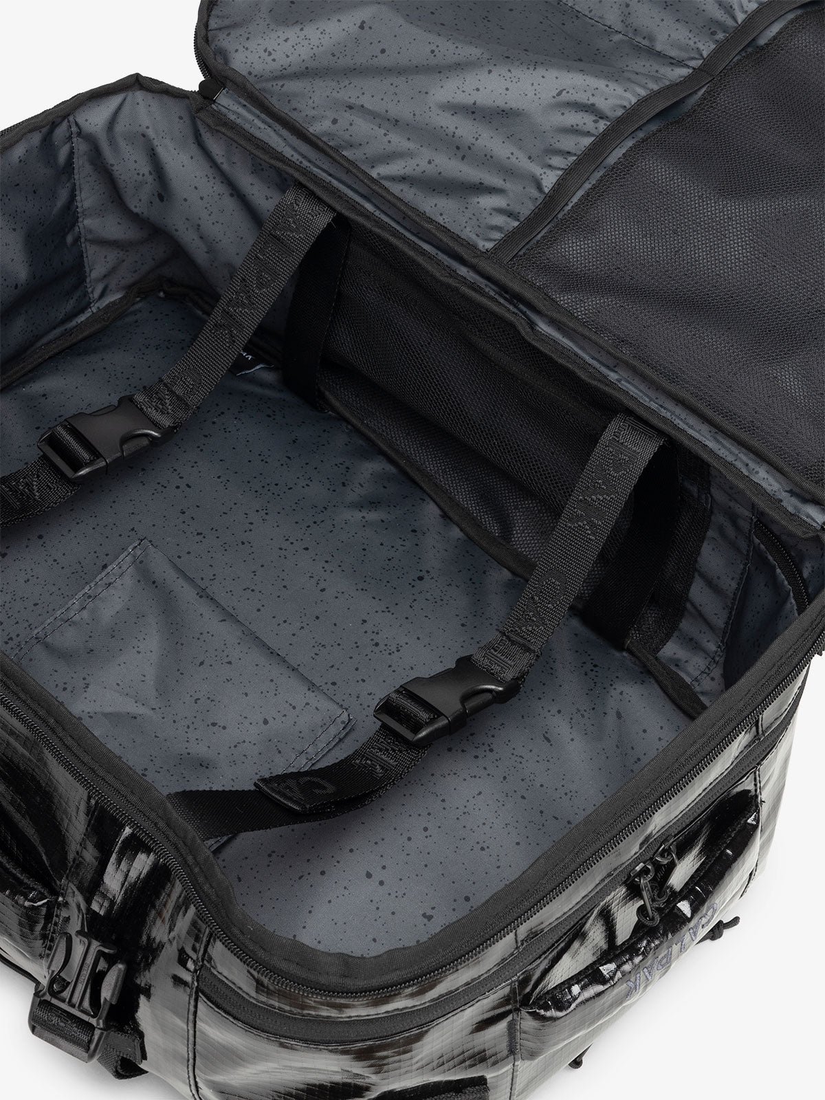 Terra 26L Laptop Duffel Backpack - Image 5